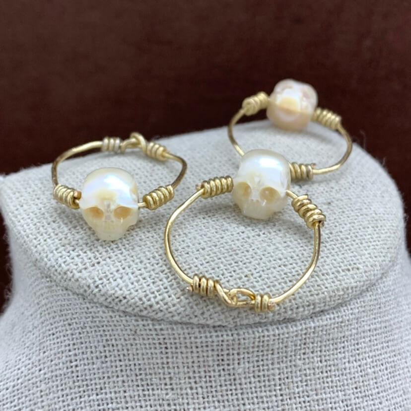 Belle Juri Minimalist Pearl Cranium Gold Ring