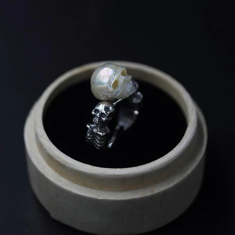 Belle Juri Pearl Skull Double Body Ring