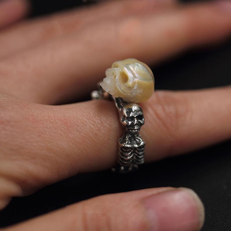 Belle Juri Pearl Skull Double Body Ring