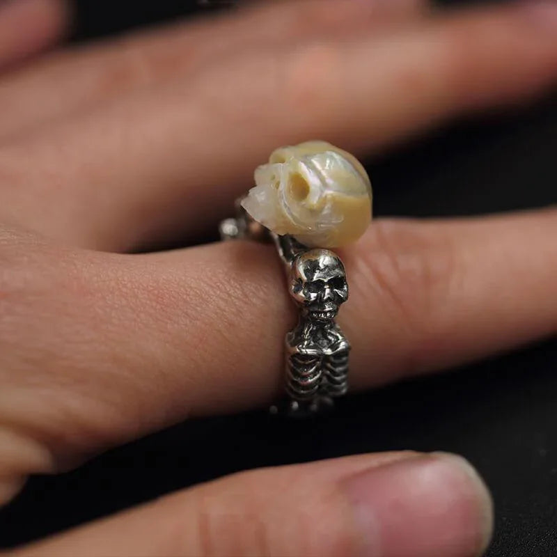 Belle Juri Pearl Skull Double Body Ring