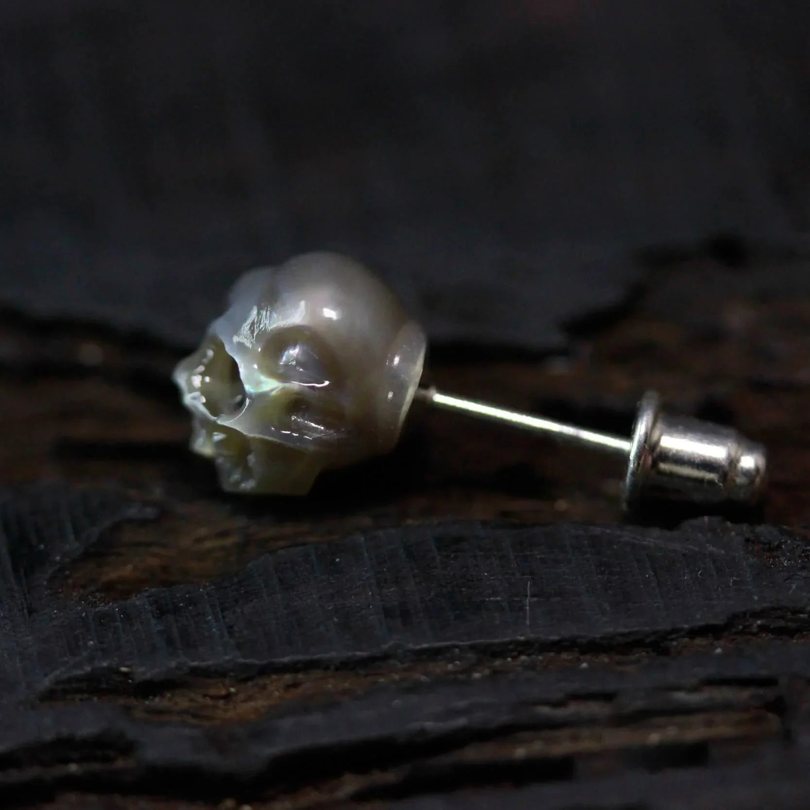 Belle Juri Minimalist Pearl Skull Earrings