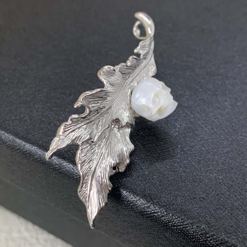 Belle Juri Angel Feather Pearl Skull Brooch