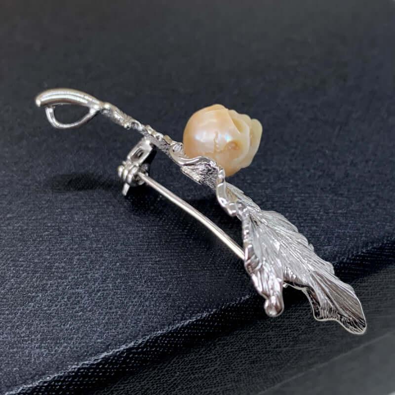 Belle Juri Angel Feather Pearl Skull Brooch