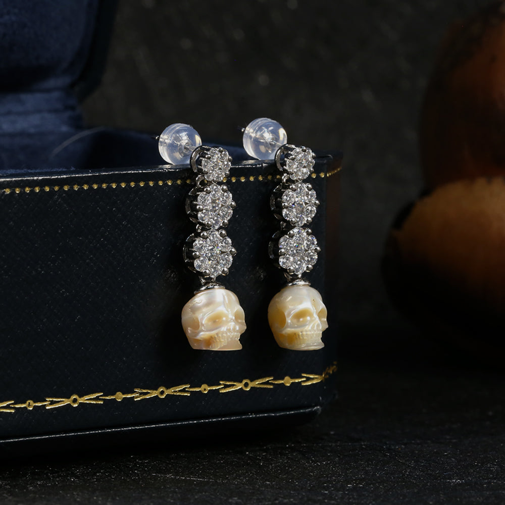Art Deco Floral CZ Cluster Pearl Skull oorbellen