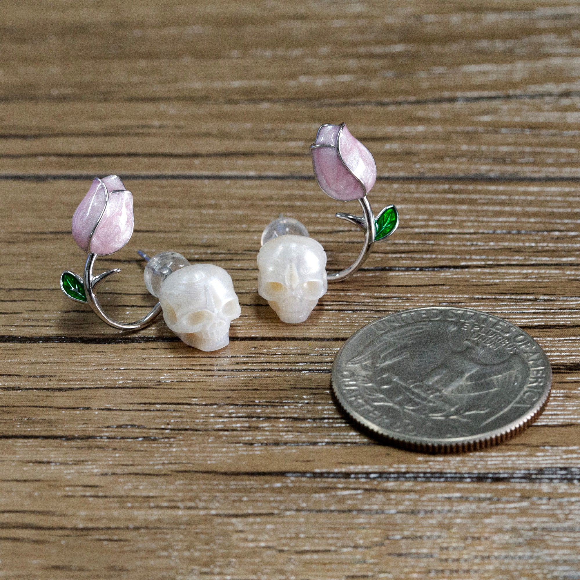 Tulip Pearl Skull Stud Earrings