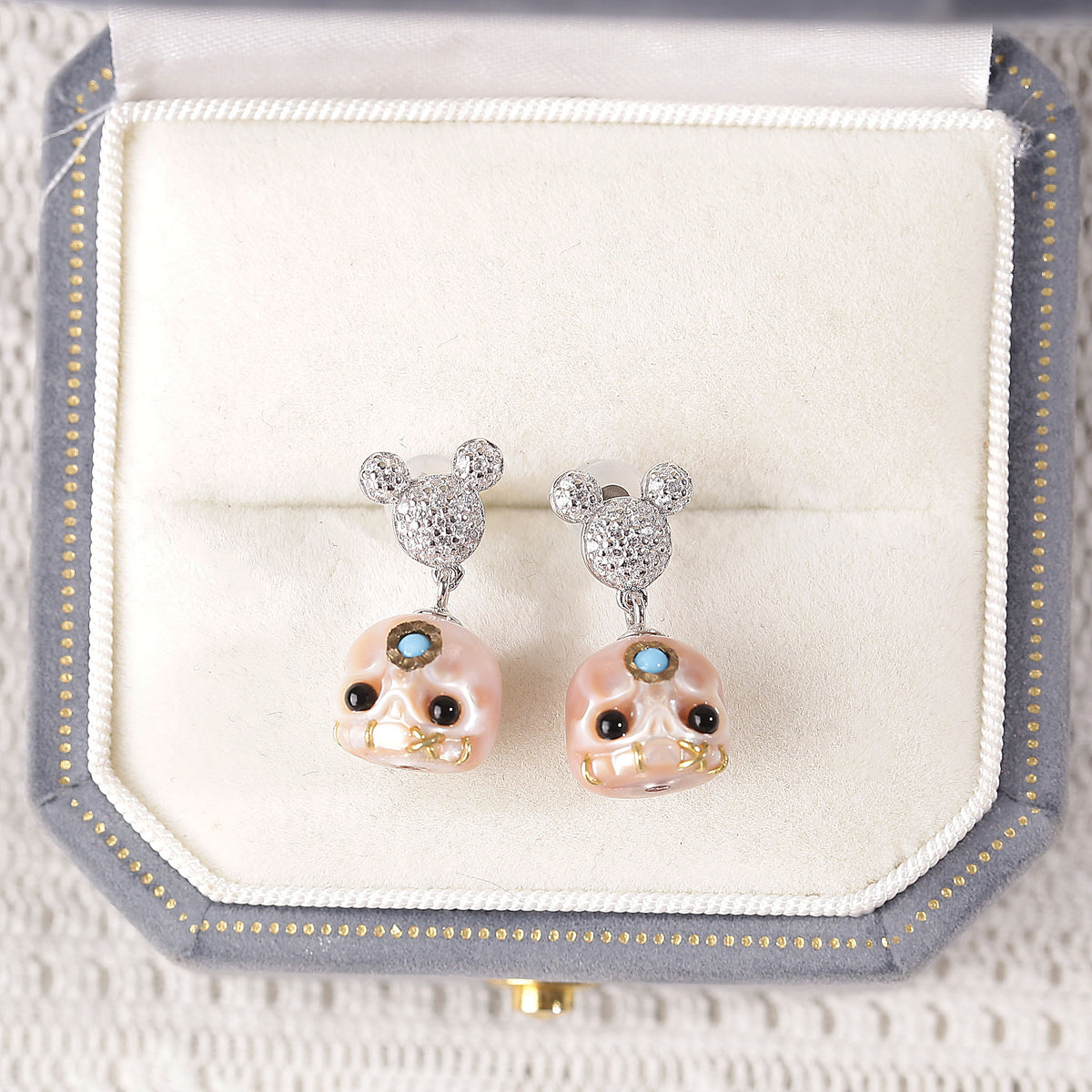 Mickey Ears Carved Pearl Skull Śmaśana CZ Sparkle Stud Earrings