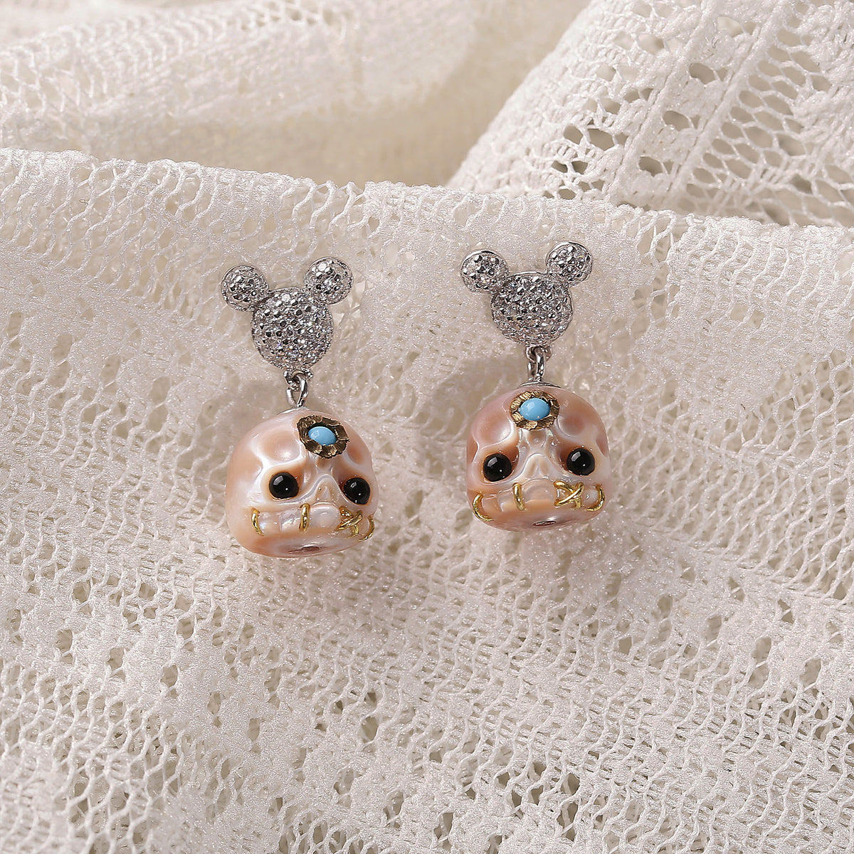 Mickey Ears Carved Pearl Skull Śmaśana CZ Sparkle Stud Earrings