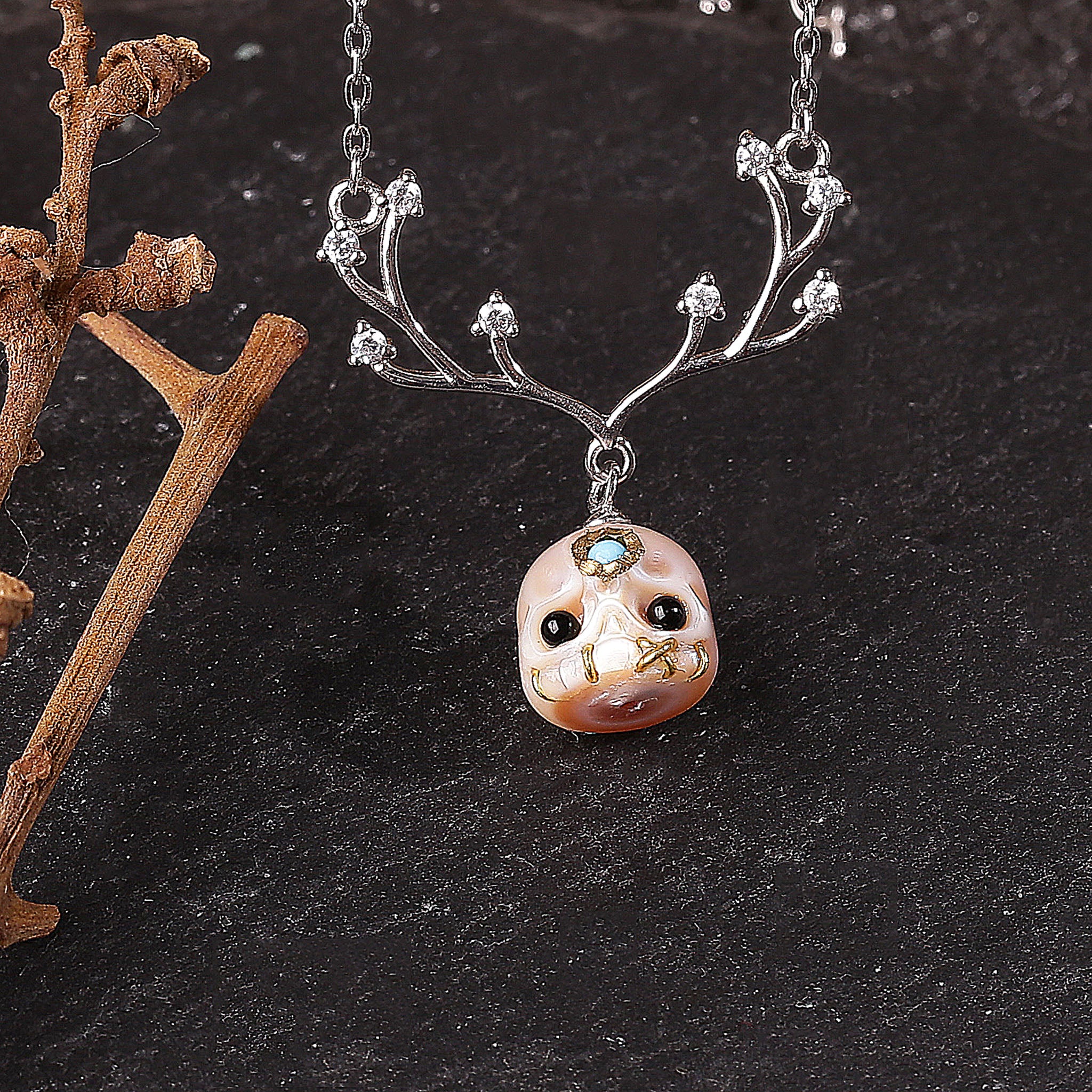 Christmas Reindeer Antler Carved Pearl Skull Śmaśana Necklace