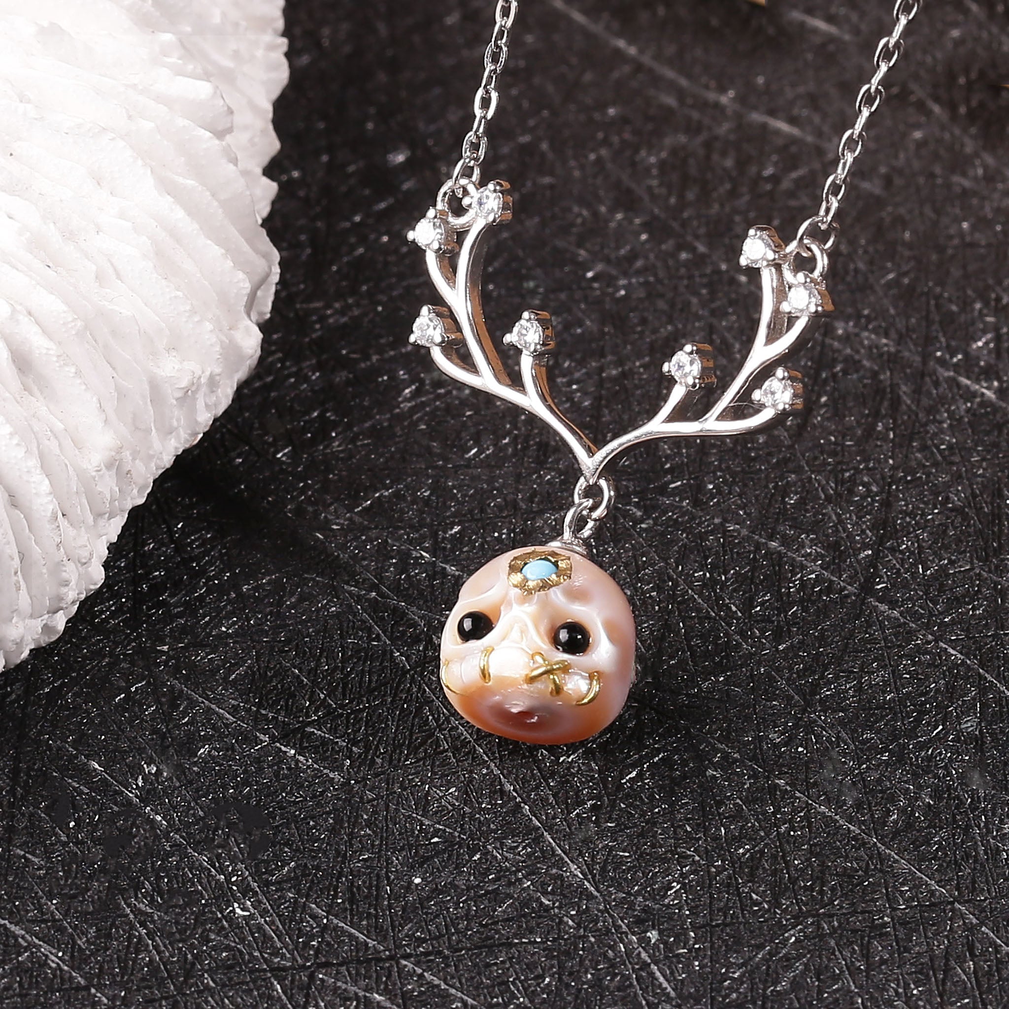 Christmas Reindeer Antler Carved Pearl Skull Śmaśana Necklace