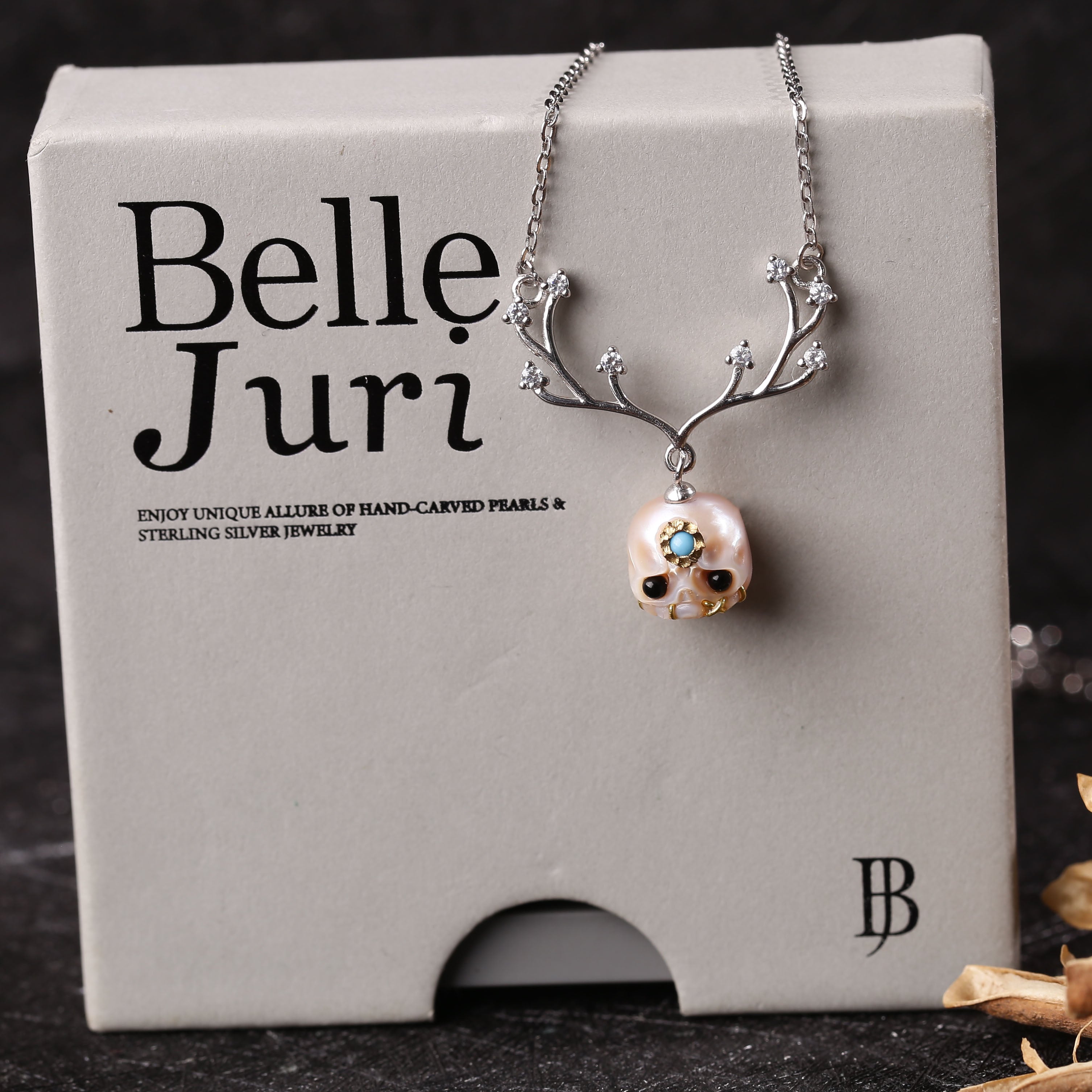 Christmas Reindeer Antler Carved Pearl Skull Śmaśana Necklace