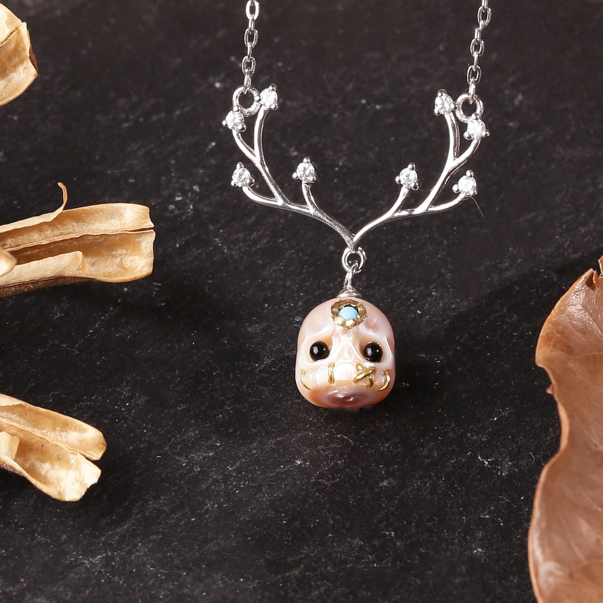 Christmas Reindeer Antler Carved Pearl Skull Śmaśana Necklace