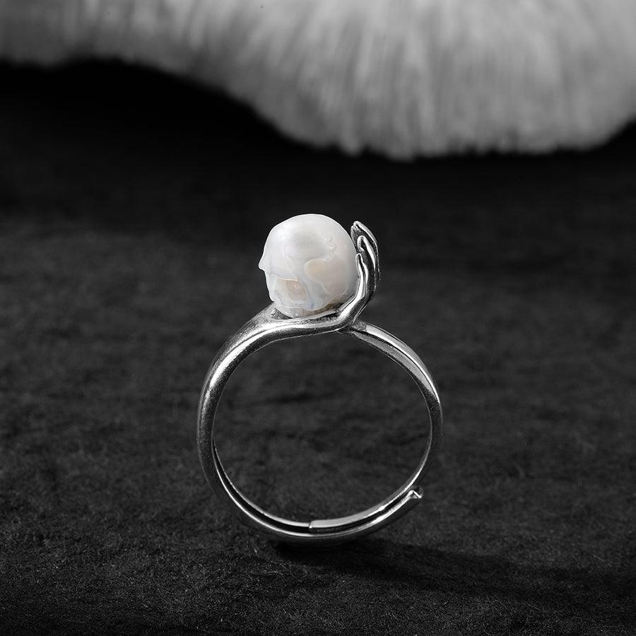 Belle Juri Cranium Pearl In Hand Ring