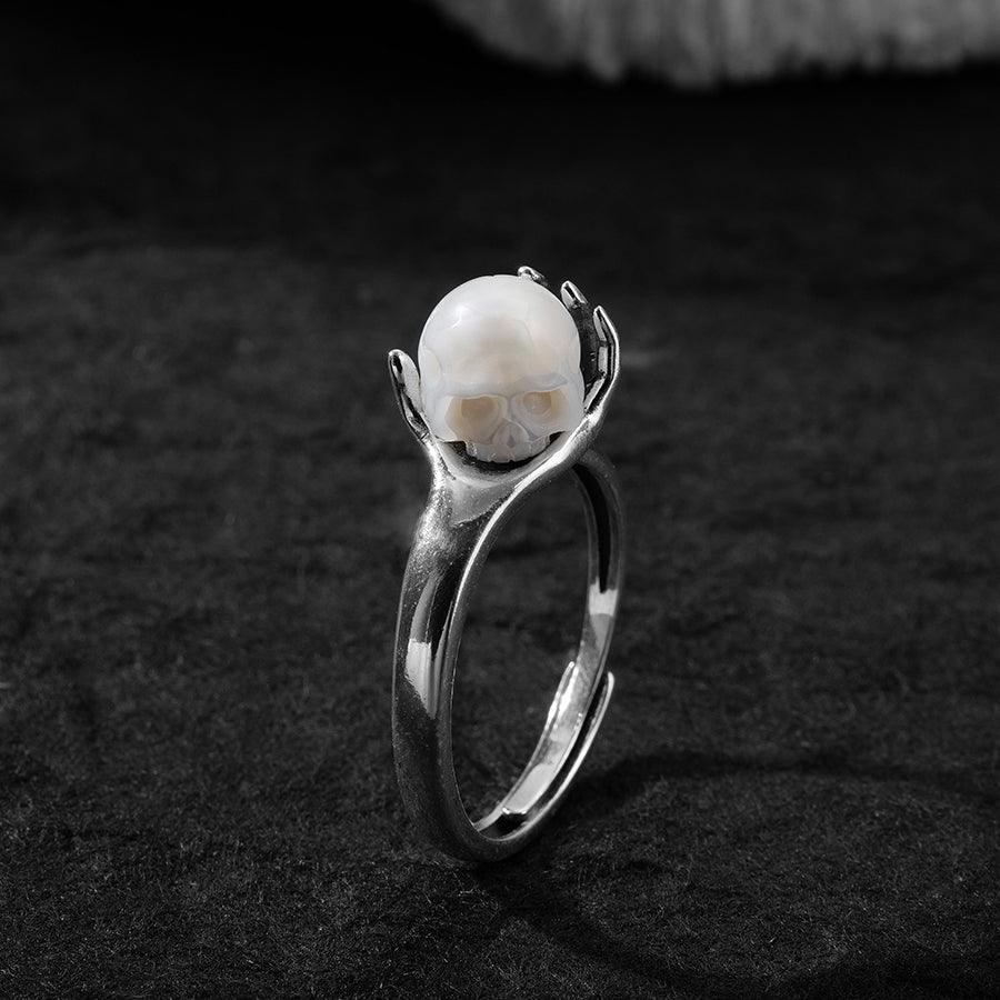 Belle Juri Cranium Pearl In Hand Ring