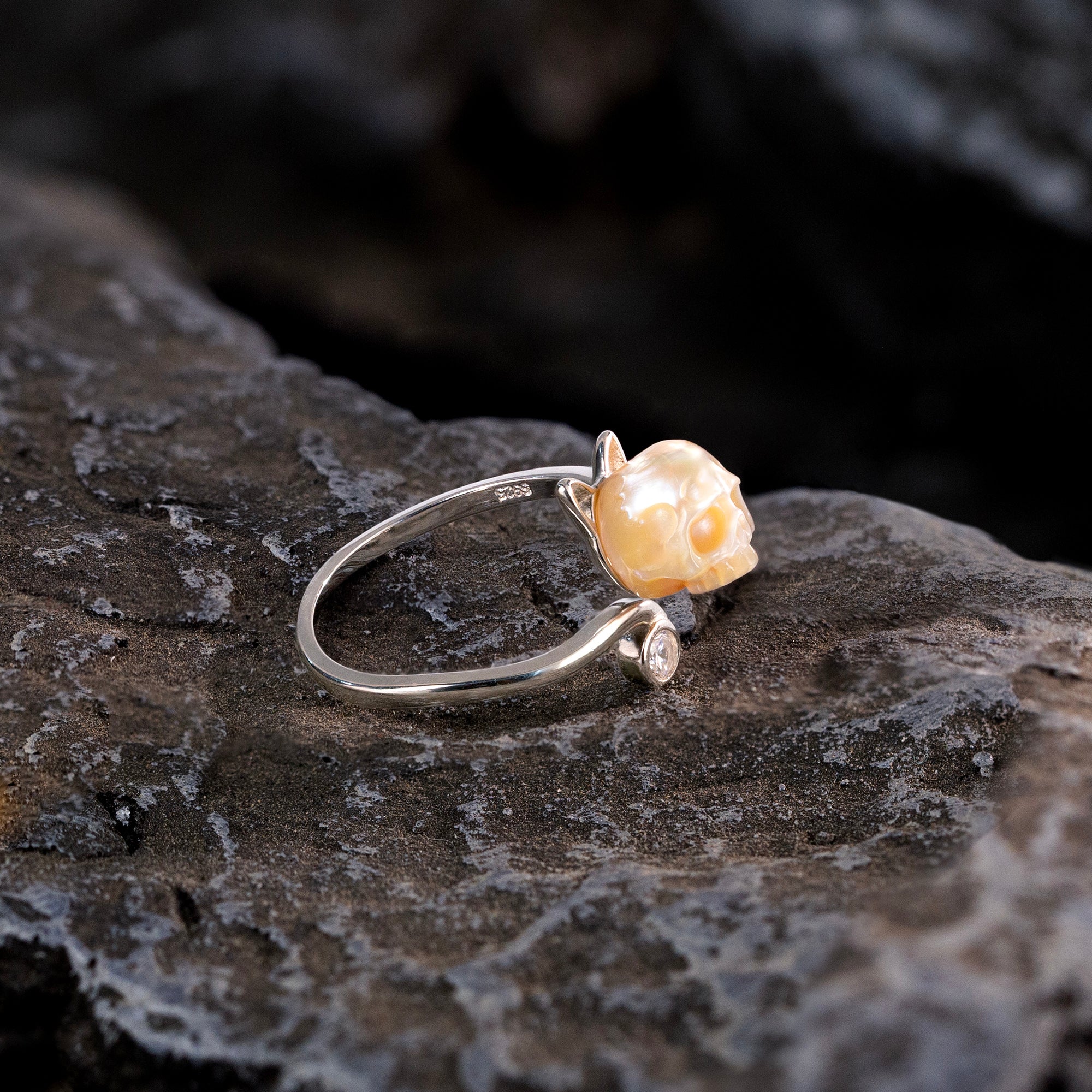 Cubic Zirconia Pearl Skull Cat Ring