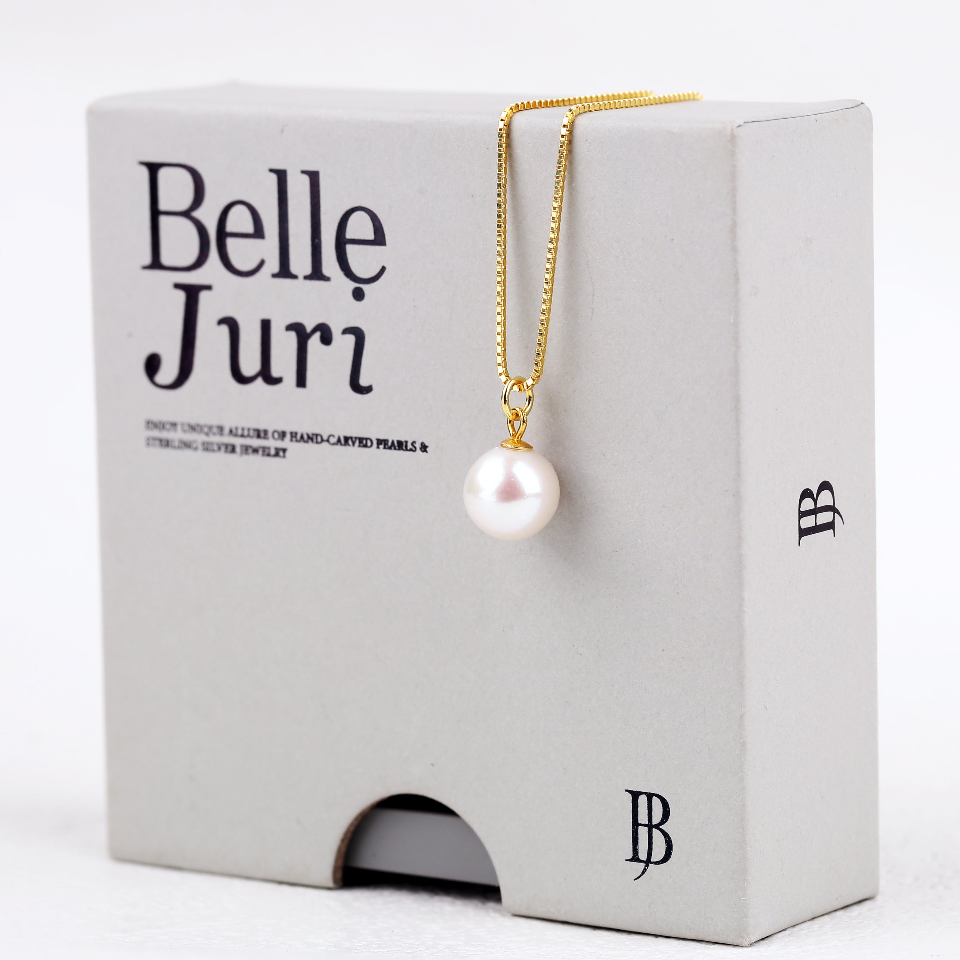 Dainty Simple Pearl Necklace