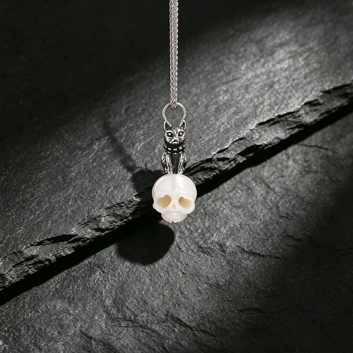 Collier de crâne de perle de Noël délicat