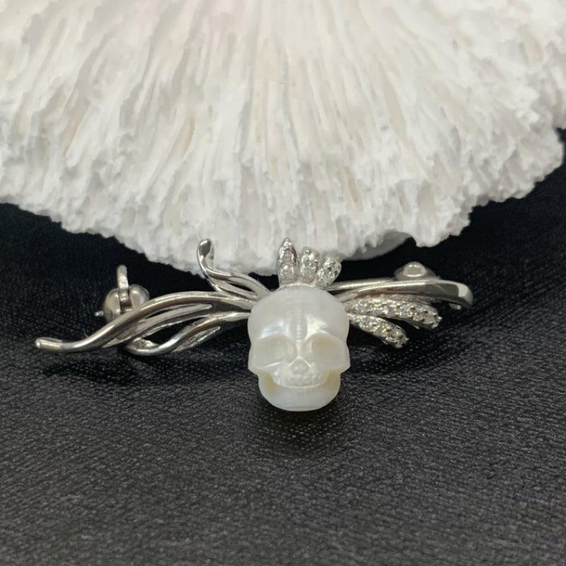 Belle Juri Fancy Corsage Pearl Skull Brooch
