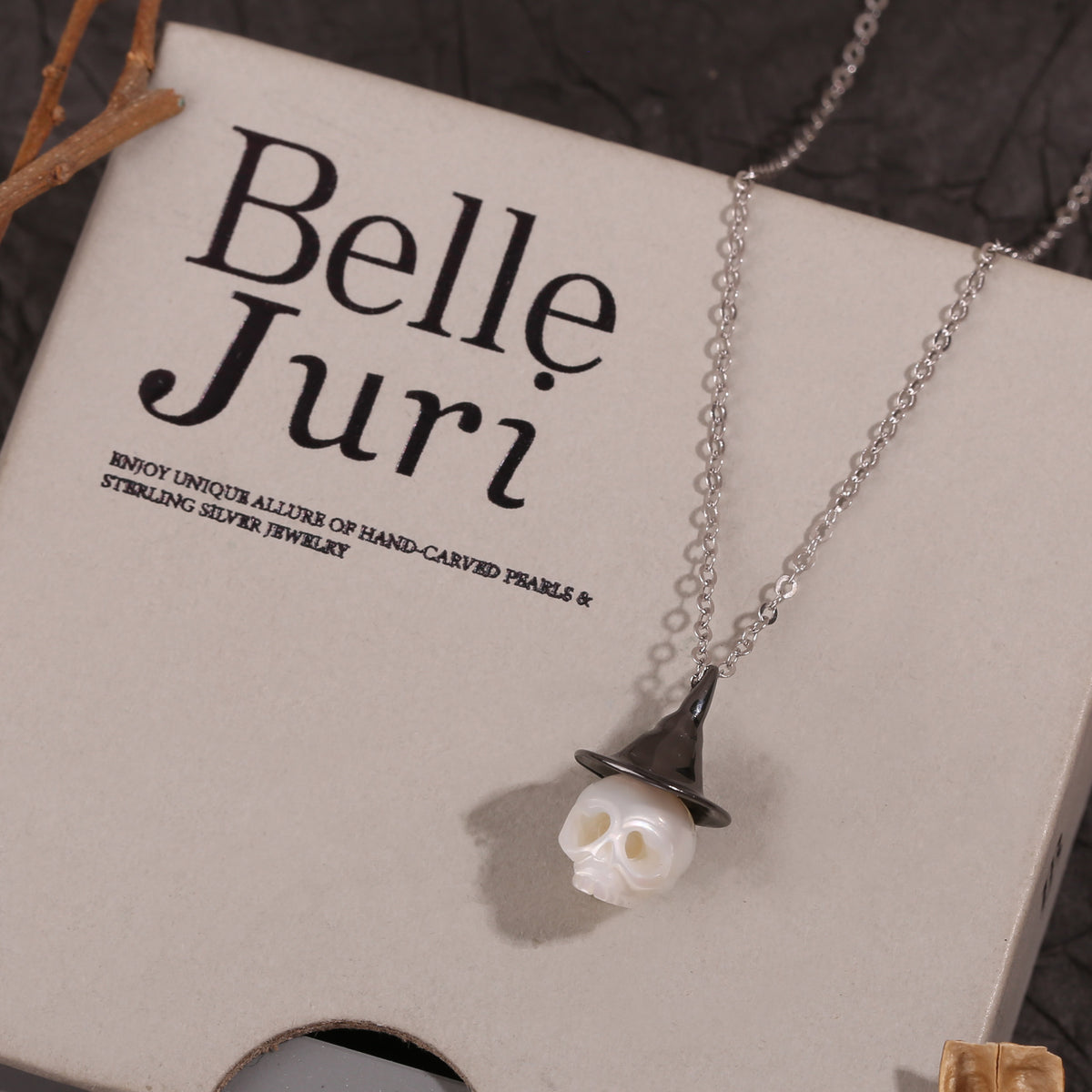 Gothic Cranium Pearl Witch Hat Necklace-White