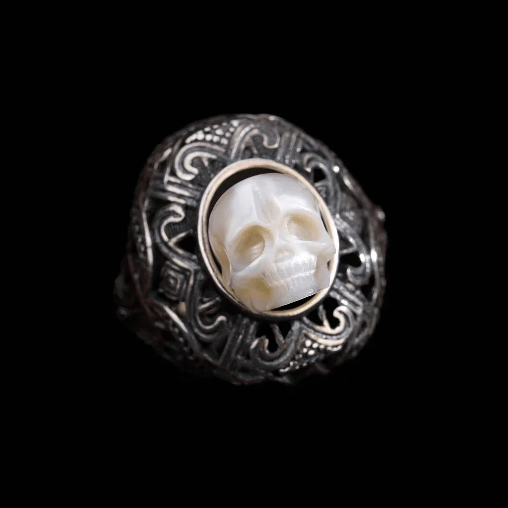 Belle Juri Gothic Pearl Skull Queen Easter Ring