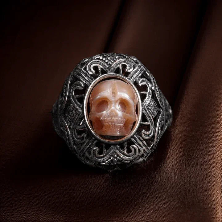 Belle Juri Gothic Pearl Skull Queen Easter Ring
