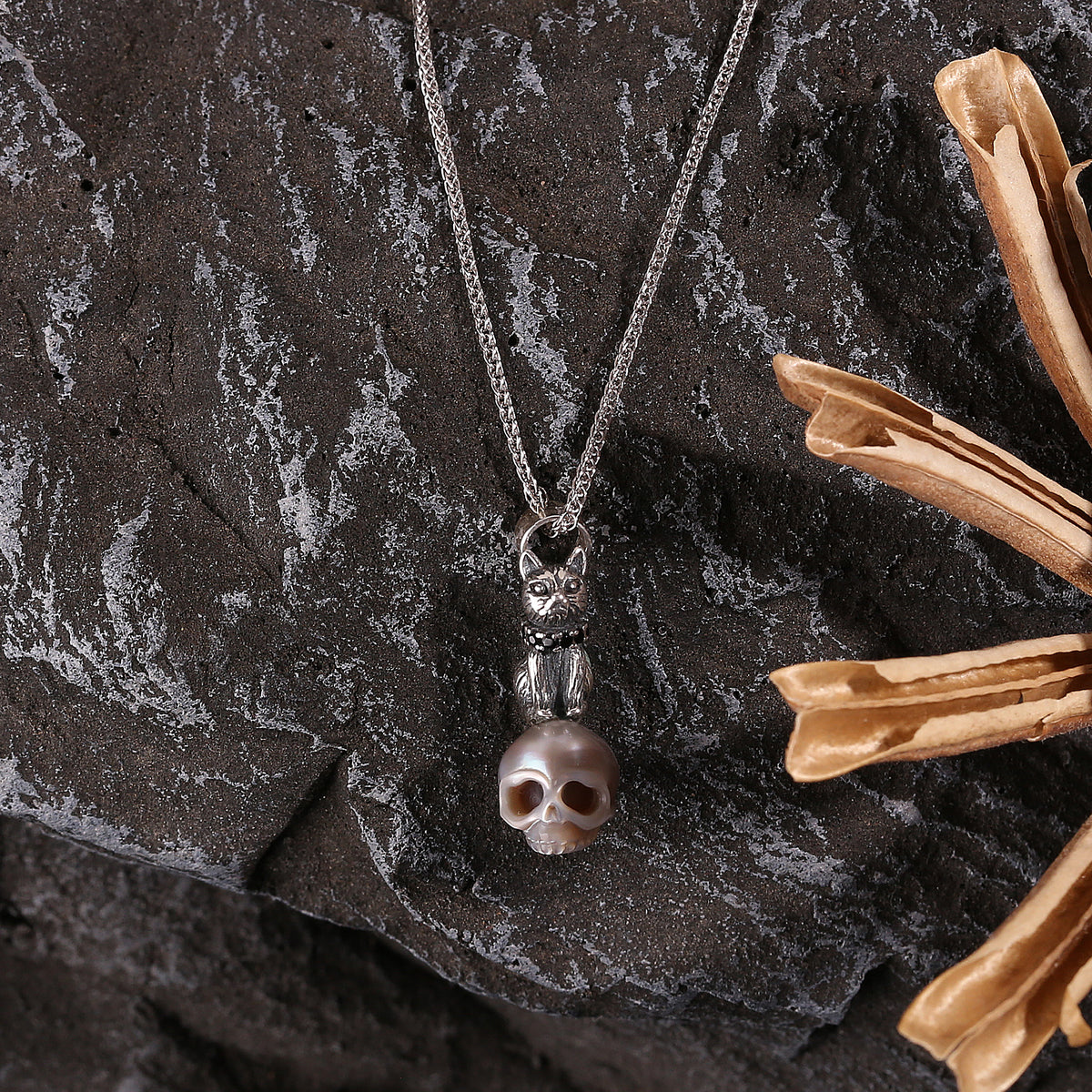 Distressed Celestial Cat Cranium Pearl Necklace-Gray