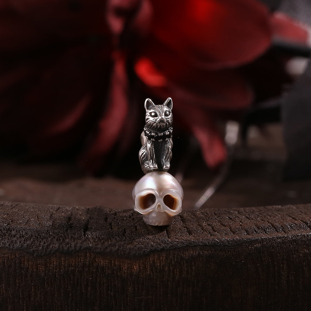 Distressed Celestial Cat Cranium Pearl Necklace-Gray