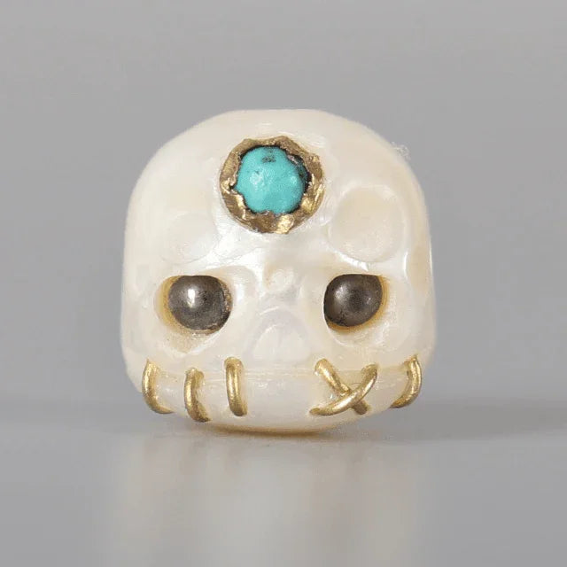 Belle Juri Ivory White Pearl Carved Śmaśana Skull Bead With Black Eyes