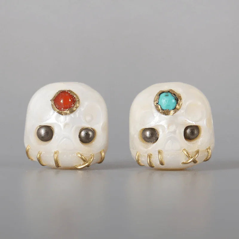Belle Juri Ivory White Pearl Carved Śmaśana Skull Bead With Black Eyes