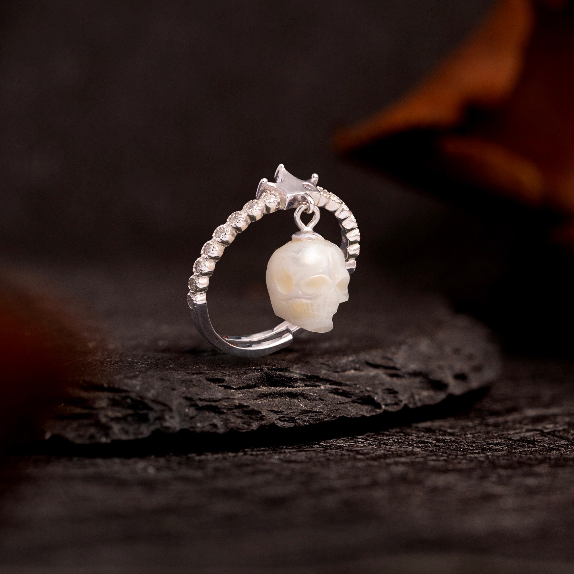 Hanging Crown Pearl Skull Ring