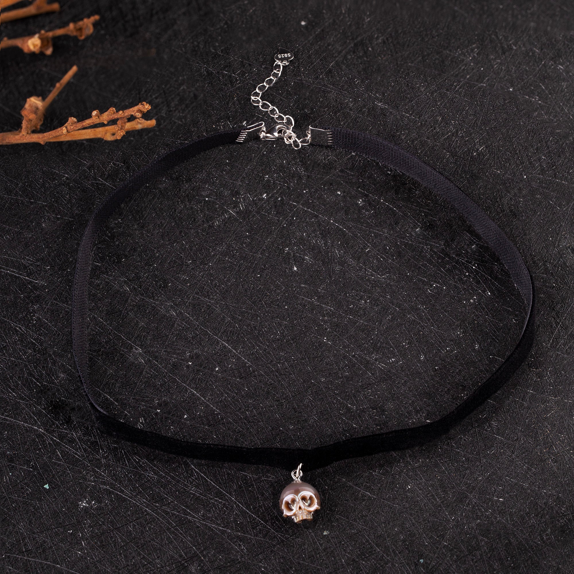 Heart-Shaped Skull Pendant Velvet Necklace