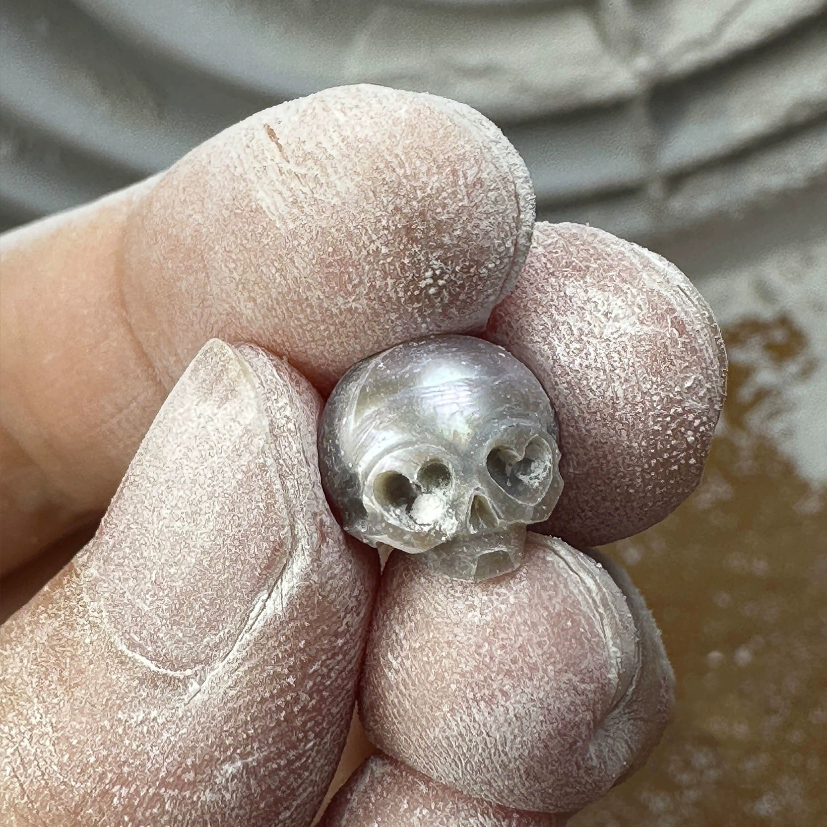 Heart Eyes Minimalist 4A Pearl Skull Necklace