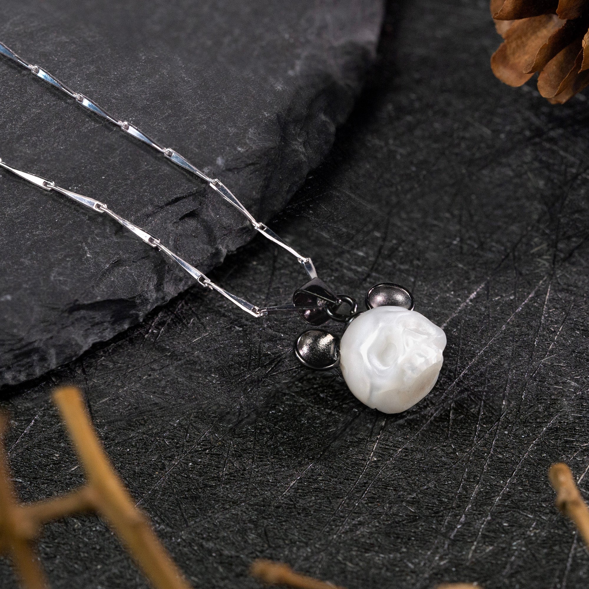 Mickey Mouse Pearls Cranium Necklace