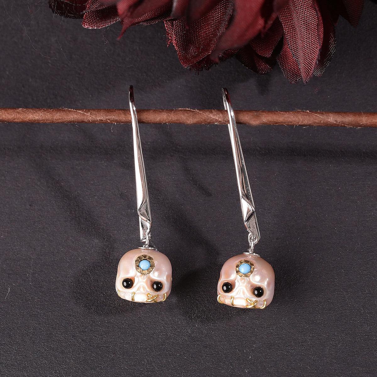 Minimalist Pearl Śmaśana Skull Hook Earrings