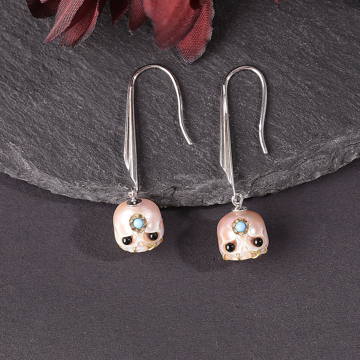 Minimalist Pearl Śmaśana Skull Hook Earrings