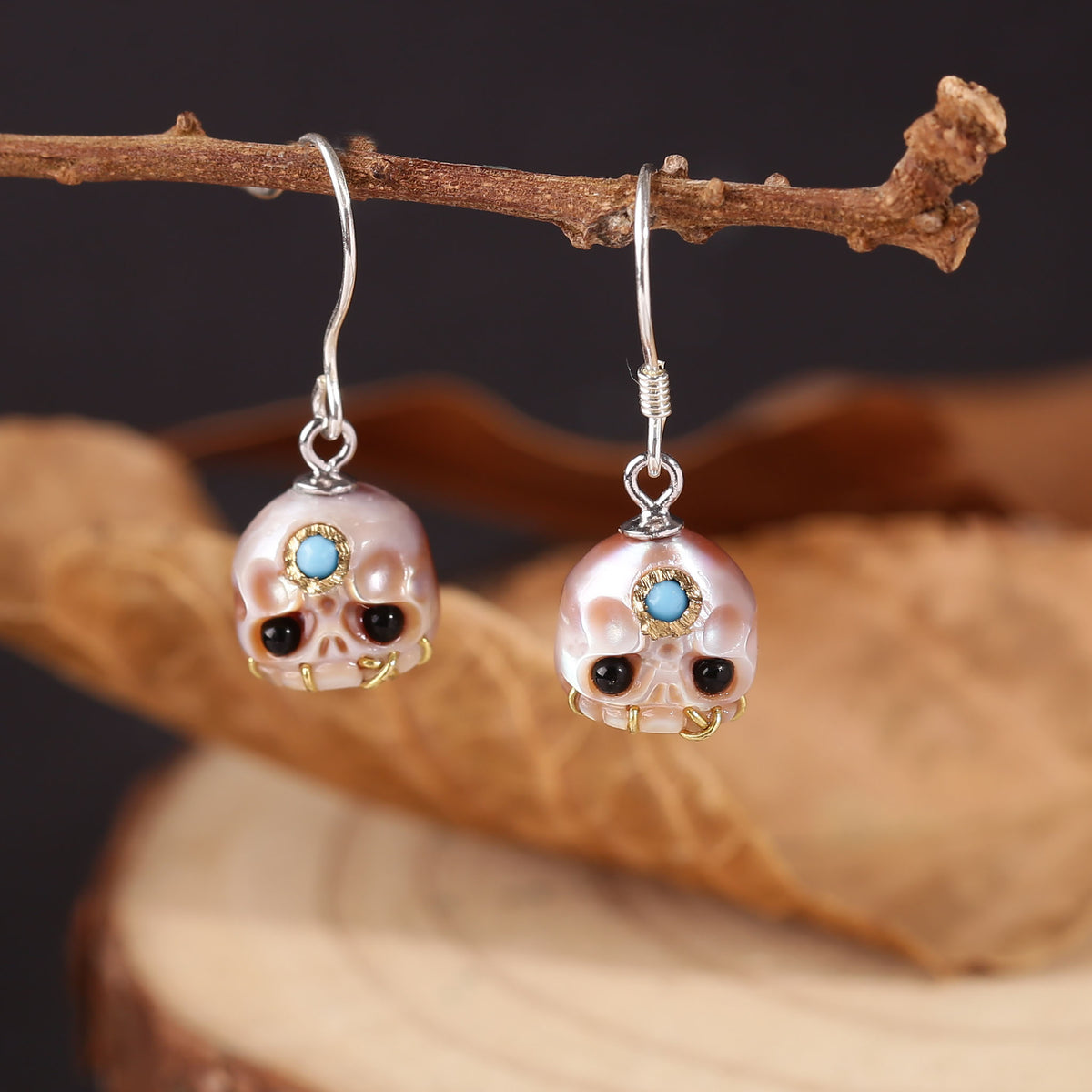 Minimalist Śmaśana Skull Pearl Dangle Drop Earrings