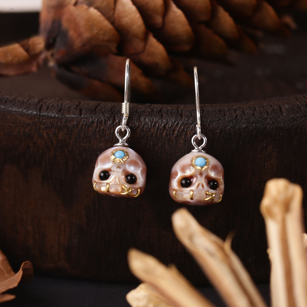 Minimalist Śmaśana Skull Pearl Dangle Drop Earrings