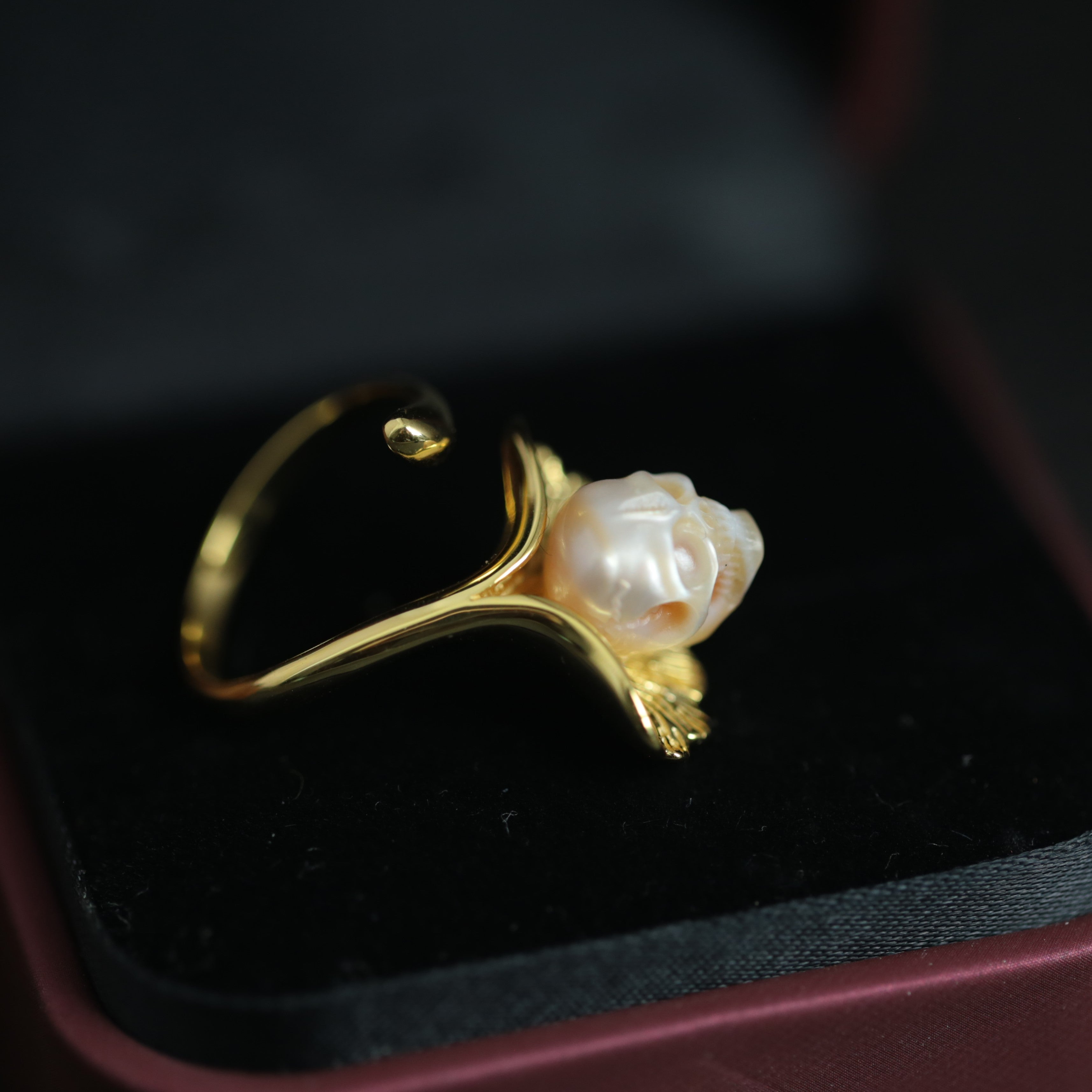 Naturalistic Charm Ginkgo Leaf Pearl Skull Ring
