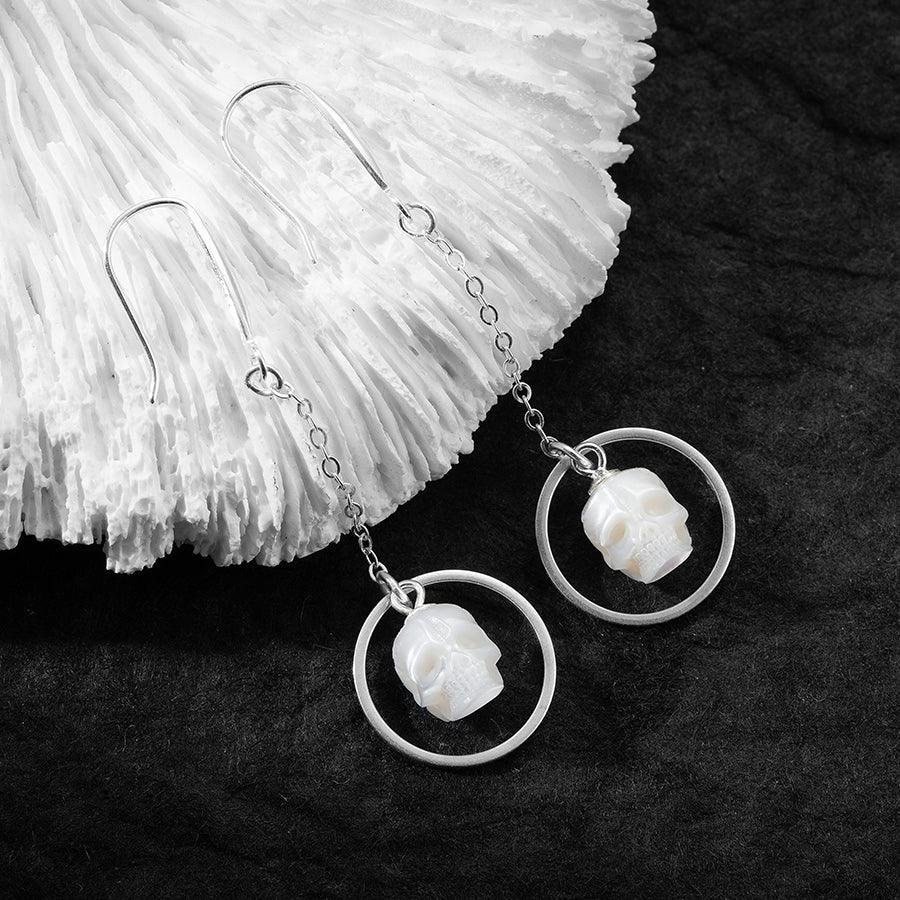 Belle Juri Pearl Skull Round Openwork Earrings