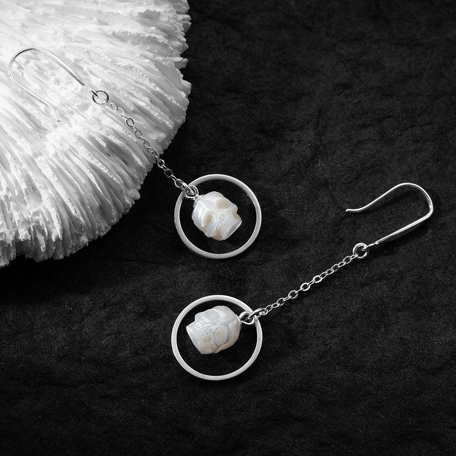 Belle Juri Pearl Skull Round Openwork Earrings