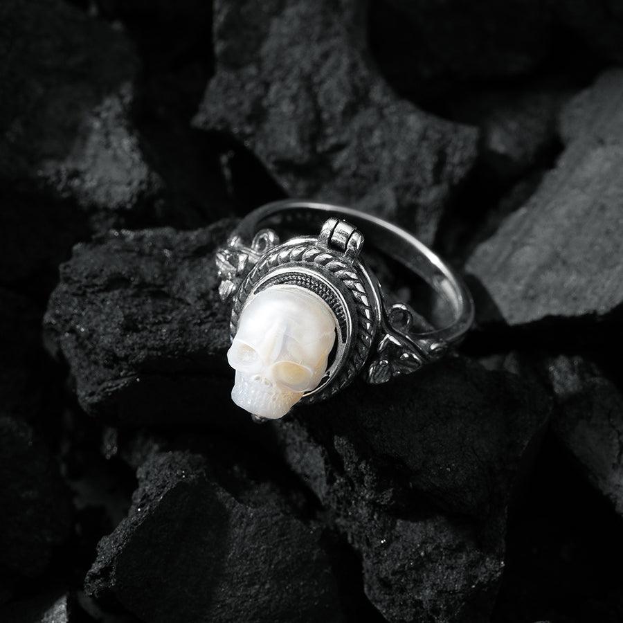 Belle Juri Pearl Skull Vintage Pillbox Ring
