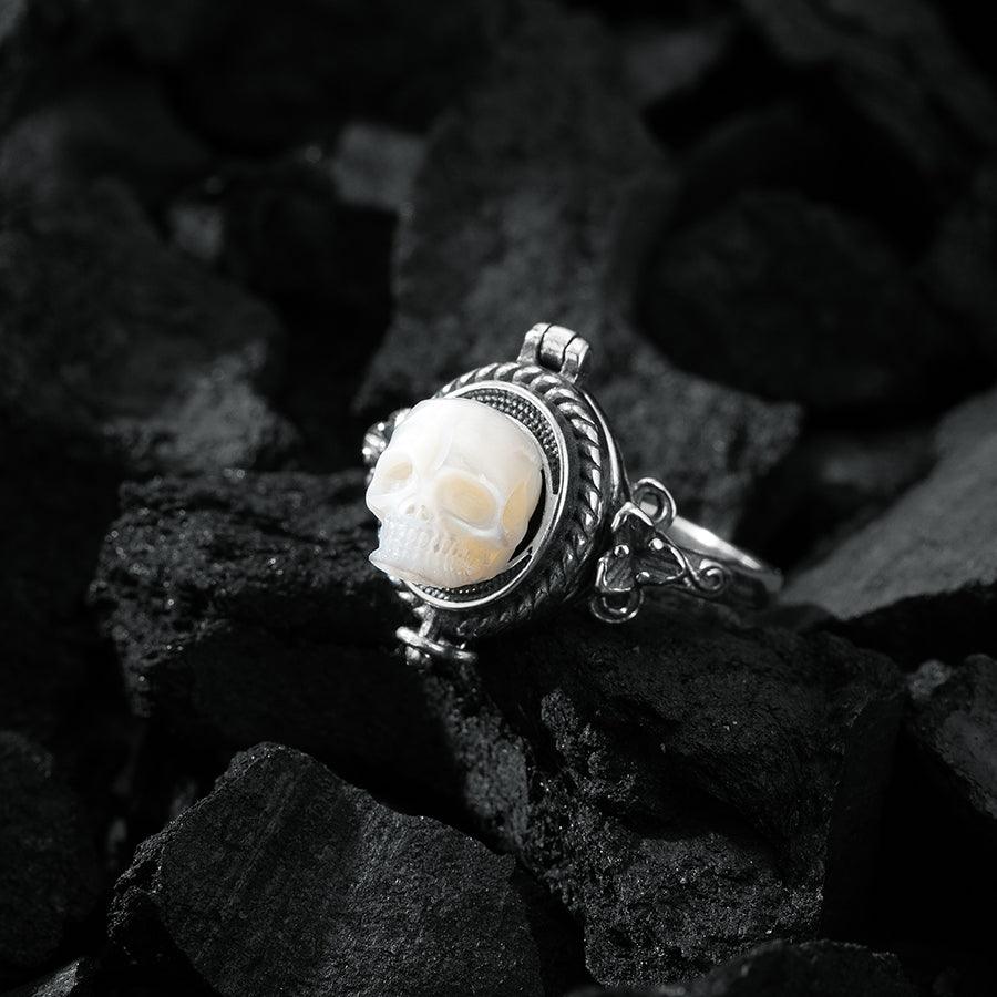 Belle Juri Pearl Skull Vintage Pillbox Ring