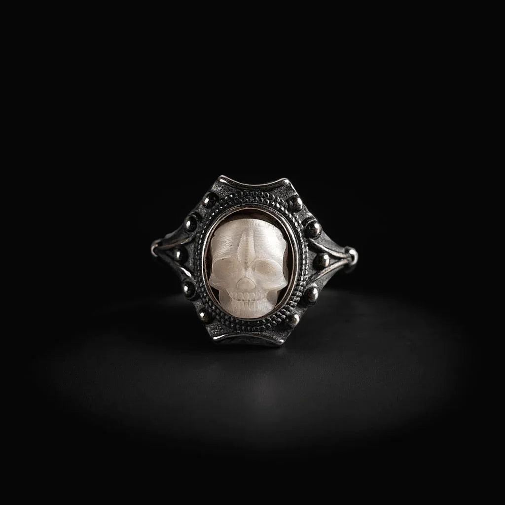 Belle Juri Pearl Skull Vintage The Royal Shield Ring
