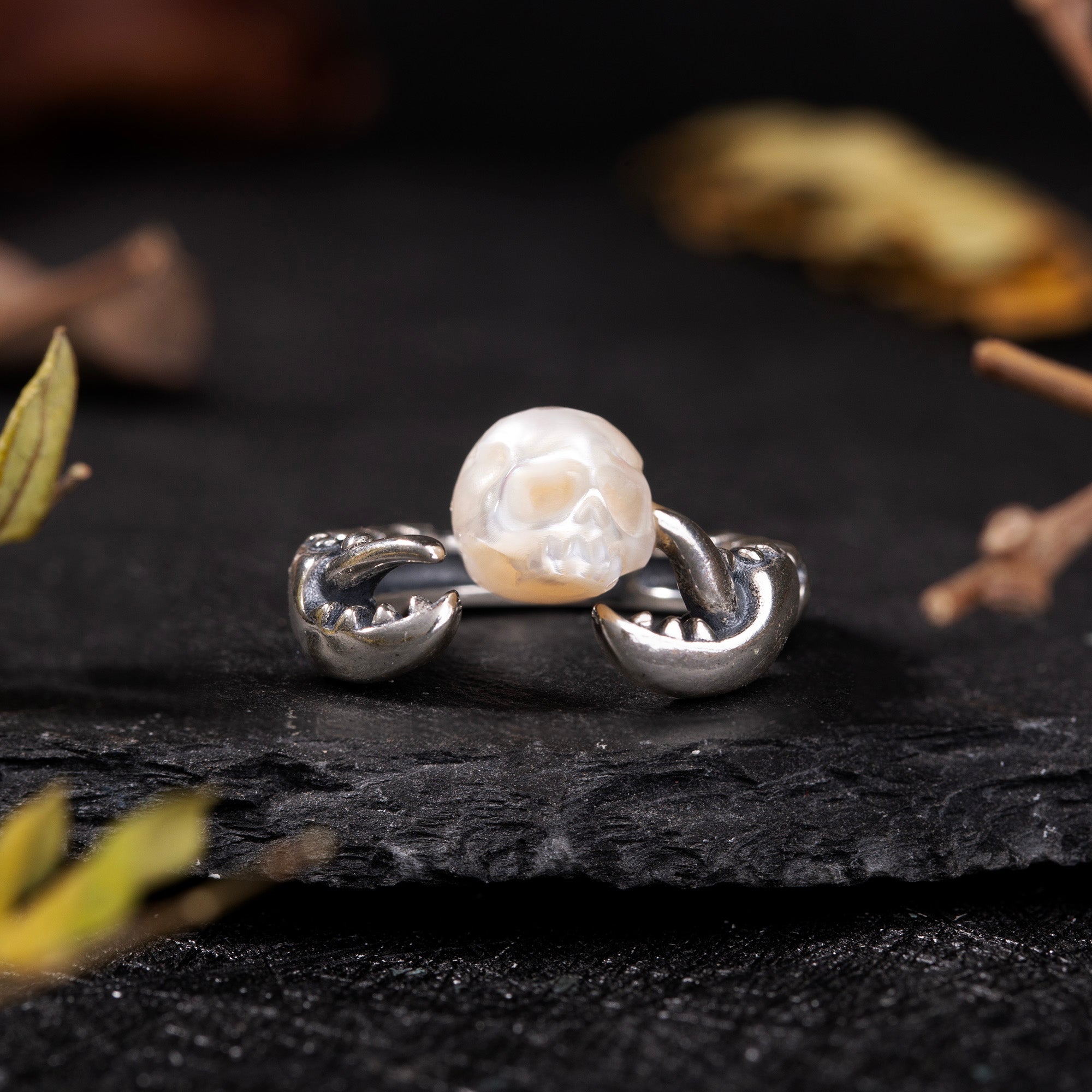 Pearl Skull Crab Pincer Ring-Belle Juri