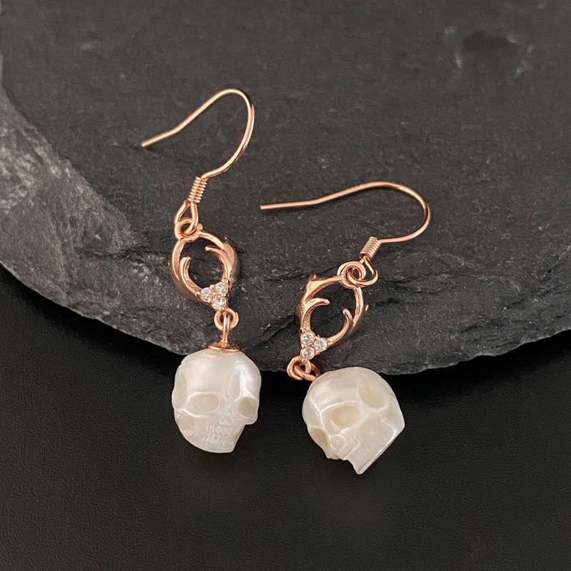 Belle Juri Simple Pearl Skull Reindeer Earrings