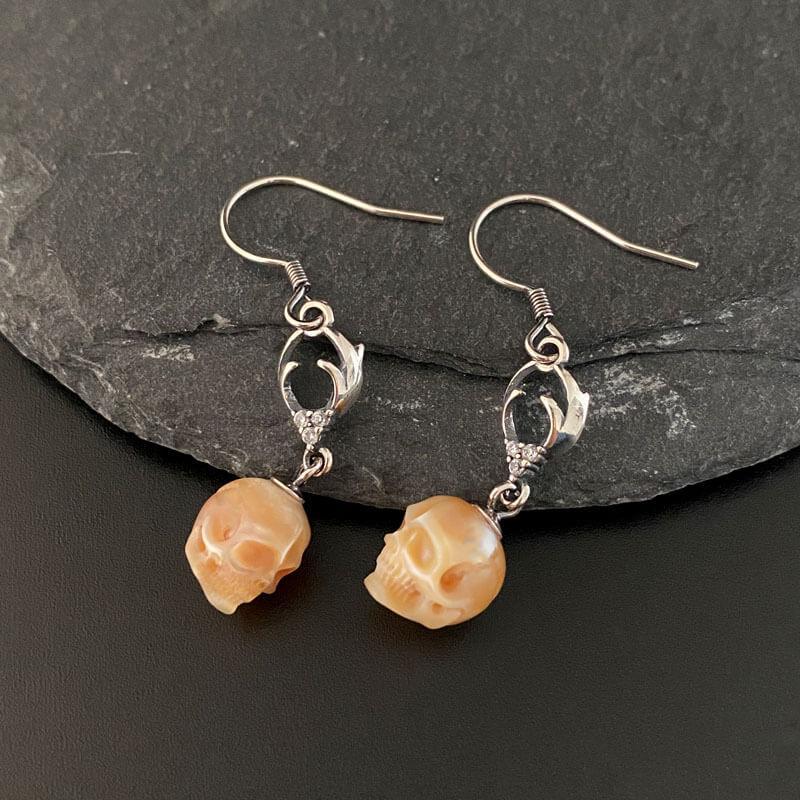 Belle Juri Simple Pearl Skull Reindeer Earrings