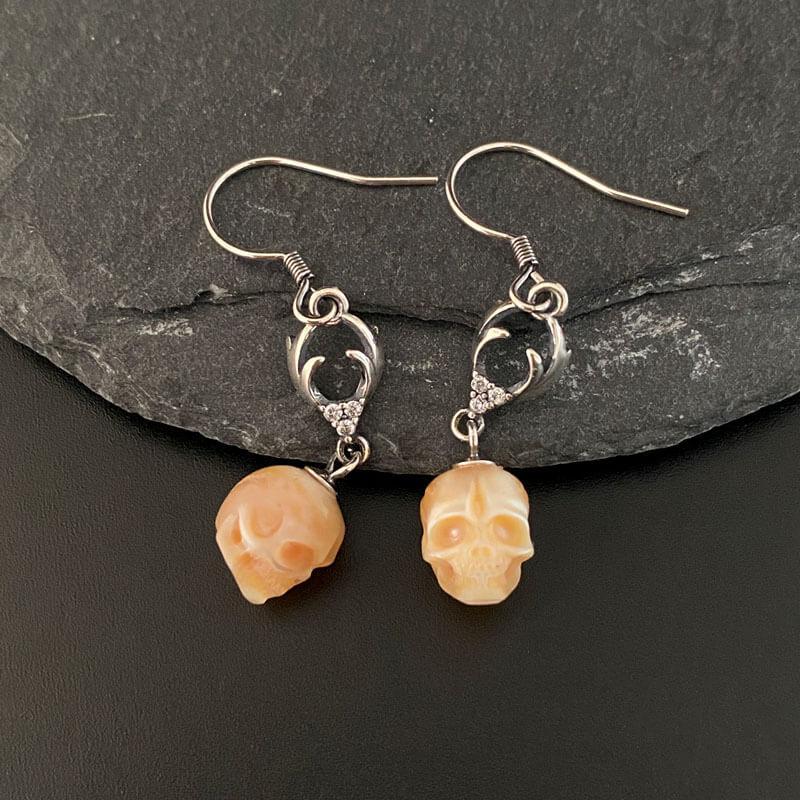 Belle Juri Simple Pearl Skull Reindeer Earrings