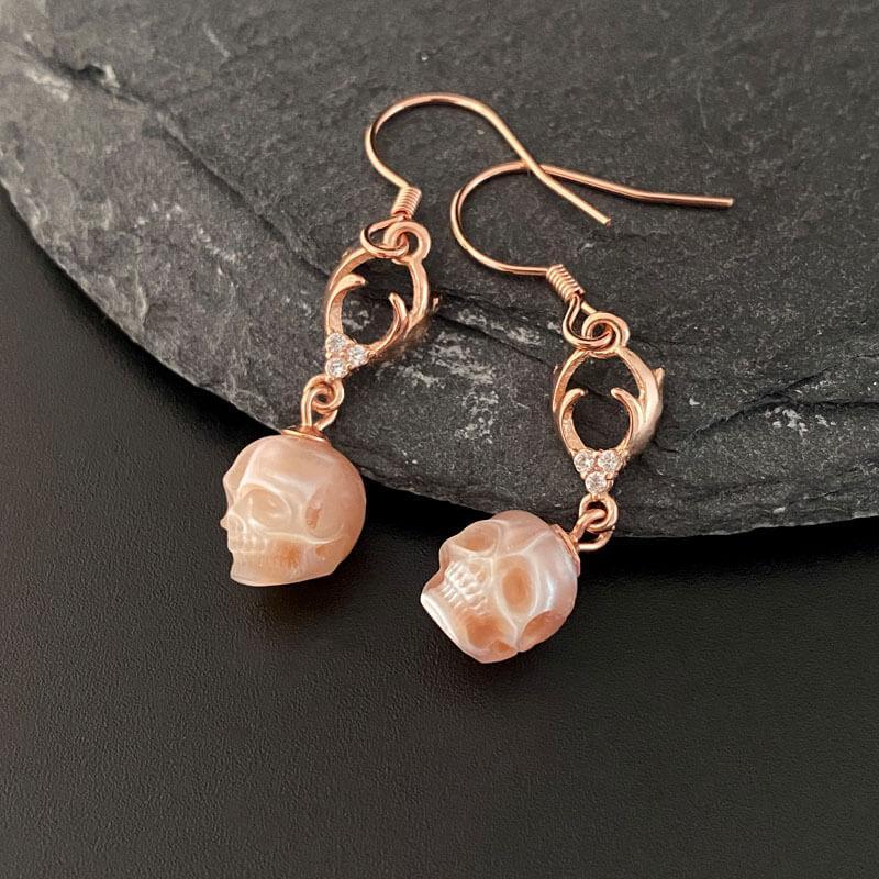 Belle Juri Simple Pearl Skull Reindeer Earrings