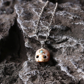 Calavera de perlas talladas Śmaśana Collar de cuentas de piedras preciosas