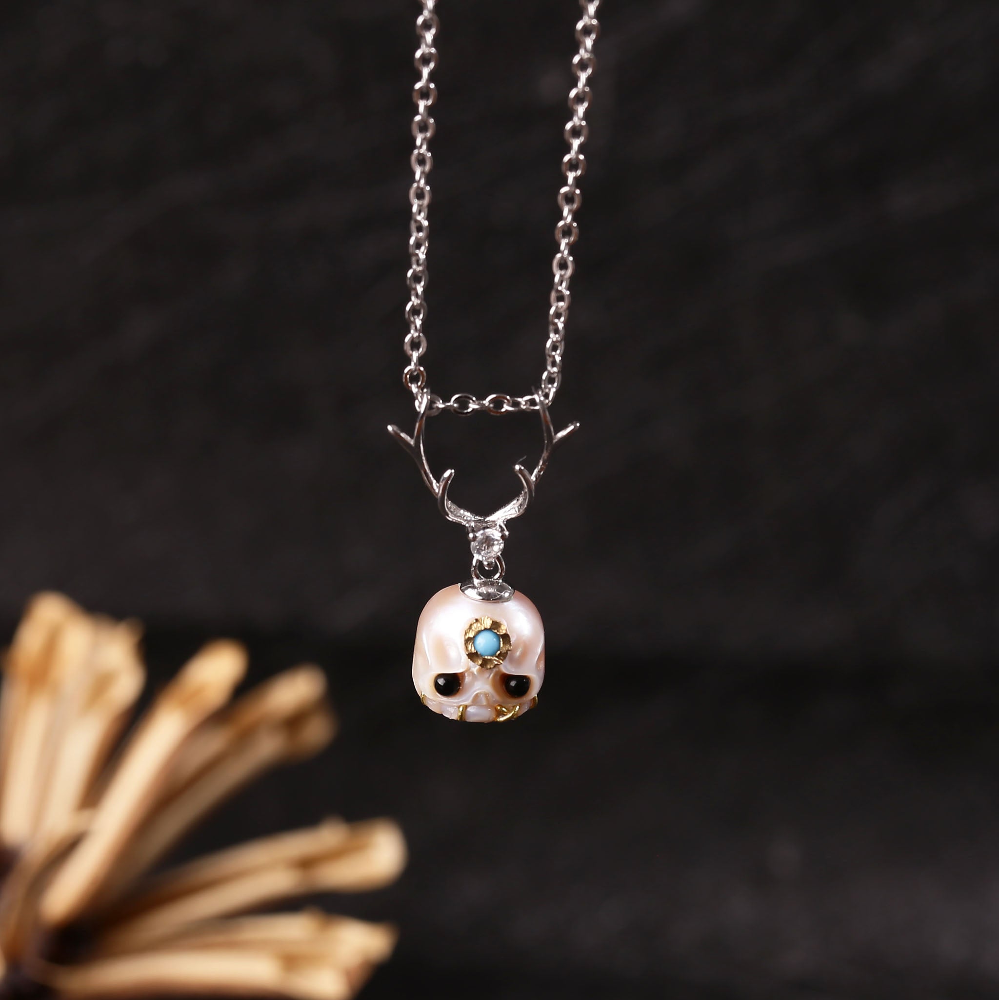 Sika Deer Antler Carved Pearl Skull Śmaśana Pendant Necklace