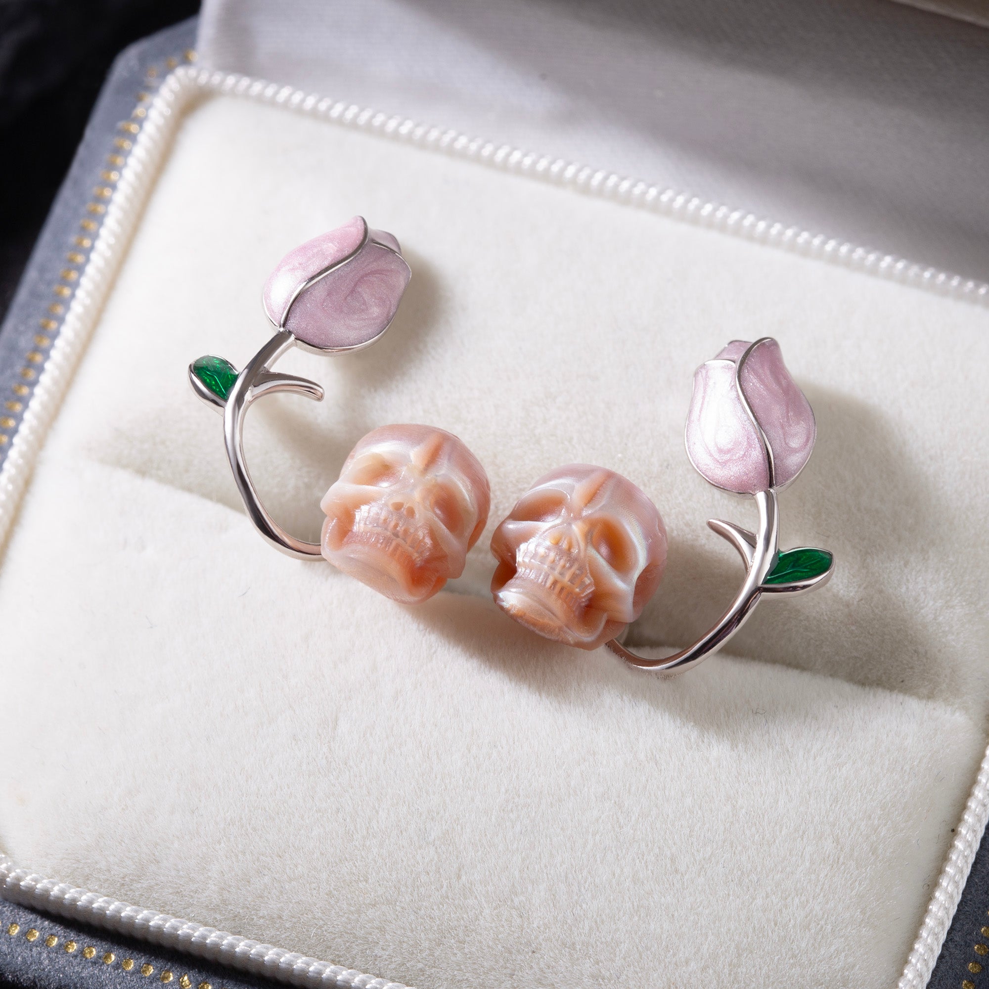 Tulip Pearl Skull Stud Earrings